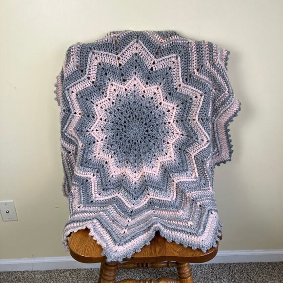 Handmade 12 Point Crochet Knit Supernova Star Baby Blanket Afghan Pink Grey - Picture 2 of 16